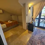 Boutique 2* דליאן
