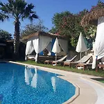 Boutique 2* דליאן